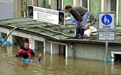 Passau
(Germany): flood of Danube on 13 August 2002 Passau (Germany): flood of
Danube on 13 August 2002