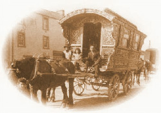 Wandervolk
Jenische mit Pferdewagen. Ein
"Wandervolk" zu sein soll eine
Erbkrankheit sein. Wandervolk Jenische mit Pferdewagen.
Ein "Wandervolk" zu sein soll eine
Erbkrankheit sein.