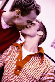 Schwule Kuss Schwule
Kuss