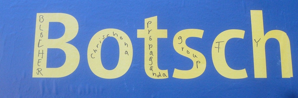 Blocher aufgeflogen am 29.5.2026:
                Graffito gegen den Irref�hrer Blocher in der Sekte
                "Chrischona", der seine Plakate nie
                unterschreibt: "Blocher Chrischona propaganda group
                FY"