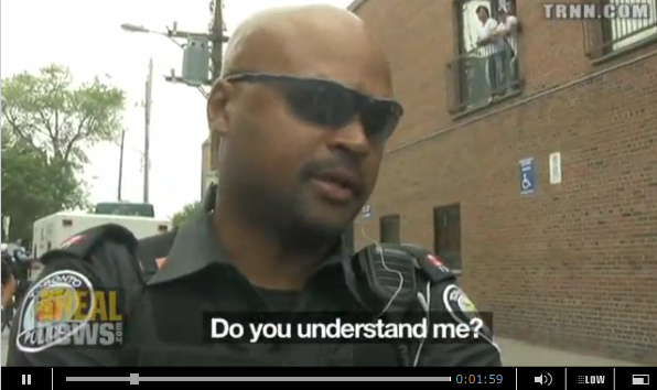 Der Bodybuilderpolizist Constable Adam
                            Josephs findet Seifenblasen einen
                            "Angriff"