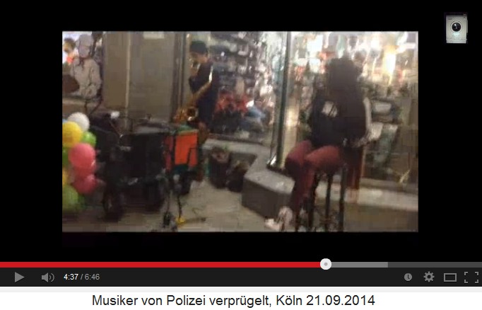 Musikergruppe am sp�ten Abend in
                              K�ln 02