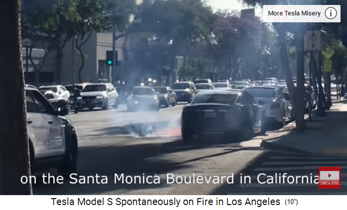 Tesla-Batterie entz�ndete sich w�hrend der Fahrt
                  in Los Angeles am Santa Monica-Boulevard, 18.6.2018
                  Foto 2, Sicht von hinten