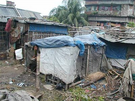 ... al fin perdi� todo
                      y vivi� solo en una barraca (mezquina capa) en la
                      pobreza.