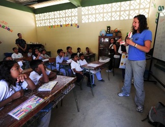 E
Schuelcklass in Ecuador E Schuelcklass in
Ecuador
