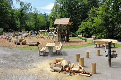 Bollards for sitting 02
                            prepared for the playground on Uetliberg
                            ("Uetli Mountain") in the region
                            of Zurich