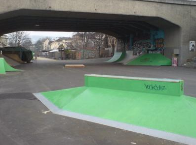 Shelter 05: skate park
                            under a bridge, here under Kornhausbr�cke
                            (Corn House Bridge) near the Letten area in
                            Zurich