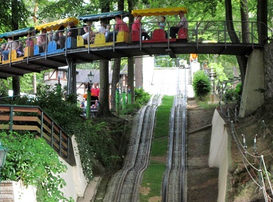 Park train 10 in
                            Ibbenbueren 03, bridge passing the summer
                            luge run