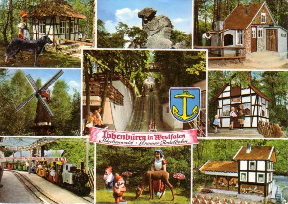 Bosque de cuentos de
Ibbenbueren 00, una tarjeta postal mostrando
casas, el tobogán de trineo y el tren del
parque Bosque de cuentos de
Ibbenbueren 00, una tarjeta postal mostrando
casas, el tobogán de trineo y el tren del
parque