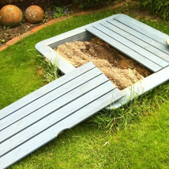 Caj�n de
                                arena 01 con una tapa, Alemania