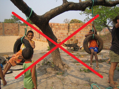 Columpio de
                                neum�tico vertical negativo 05,
                                neum�tico al pecho