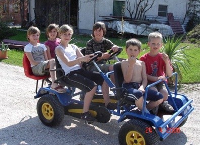 Manejar un coche de
                            pedales 20, para 6 personas con dos
                            volantes, Rutzenmoos, Austria