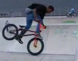 Ciclar con
                        una vuelta de 180 grados 04, distrito de
                        Horfield en Bristol, Inglaterra