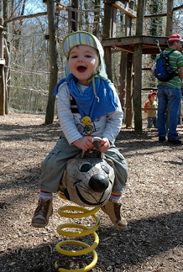 Federwippe 02 in Form
                            einer Maus, Tierpark D�lh�lzli, Bern,
                            Schweiz