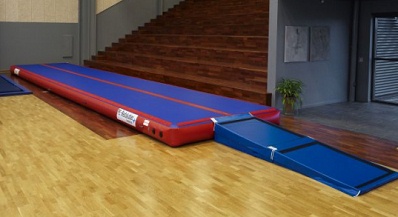 Trampolin 06:
                            Trampolinbahn 02, aufblasbar; Eurotramp,
                            Deutschland