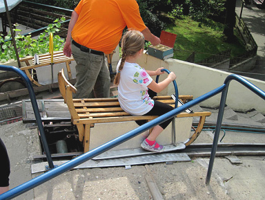 Sommerrodelbahn
                              (Sommerschlittelbahn) Ibbenb�ren 02, Start
                              auf dem Schlitten