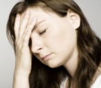 Eine
                          Mutter-Depression nach der Geburt
                          ("postpartale Depression") kann
                          verschiedenste Ursachen haben, z.B. nicht
                          verarbeitete Kindheitserlebnisse, psychisches
                          Ungleichgewicht und �berforderung durch das
                          Muttersein etc.