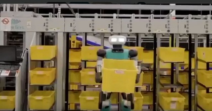 Paketzentrum
                mit Robotern 02