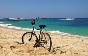 Hawaii para
                        vaciaciones (ingl�s: vacation), p.e. la playa
                        con bicicleta de monta�a (ingl�s: mountain
                        bike)