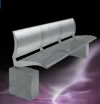 Sitzbank aus Chromstahl, kühl, und
man friert sich den Arsch ab Sitzbank aus Chromstahl, kühl, und
man friert sich den Arsch ab