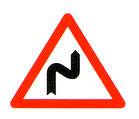 Verkehrszeichen: Gefahrsignal Achtung Kurven,
                      beginnend mit Rechtskurve